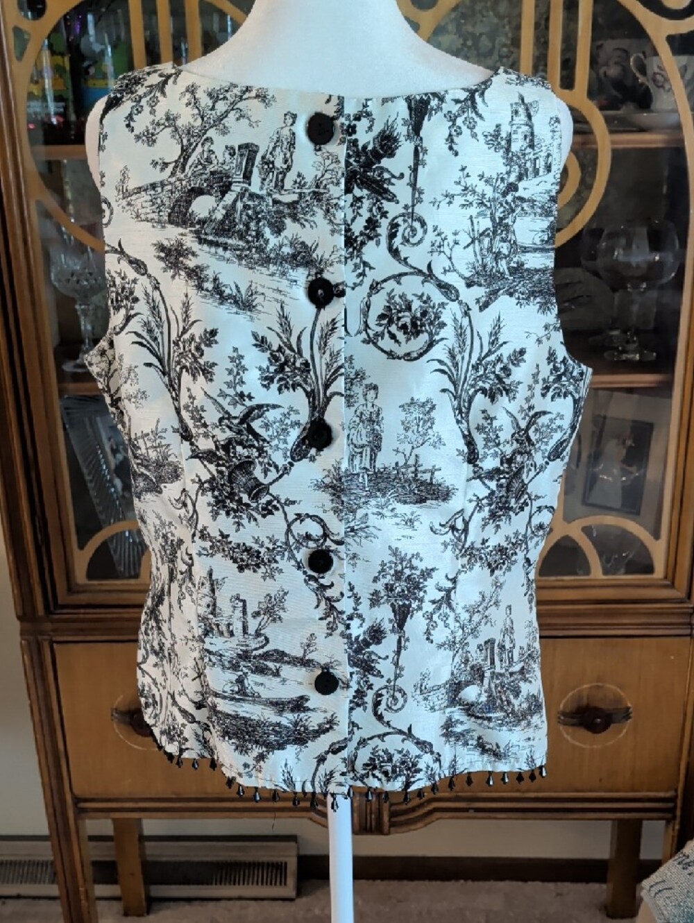 Positive Attitude Black and White Toile Sleeveless Blouse - Picture 2 of 6